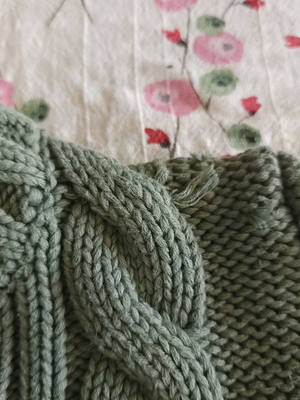 L.L. Bean Double L Cable Crewneck Sweater Sage Green Bay Leaf Cotton Size Small - Picture 8 of 12